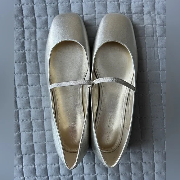 Brand New! Marc Fisher “Urella” Gold Mary Jane Flats - Picture 1 of 9
